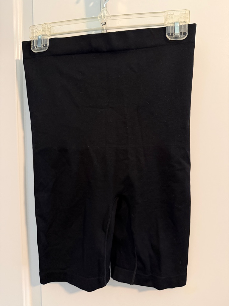 Yummie Black Body Shaper M/L Like New Seamless Sculpting Shapewear